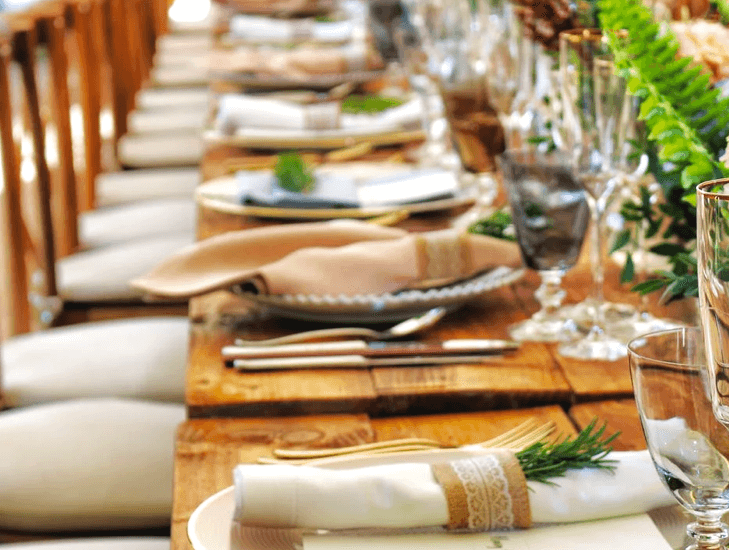 Tisch-Wäsche, Tisch-Dekoration u.v.m